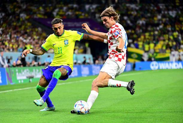 开云体育下载APP-巴西9名前锋无一称职右翼！拉菲尼亚安东尼谁更烂？